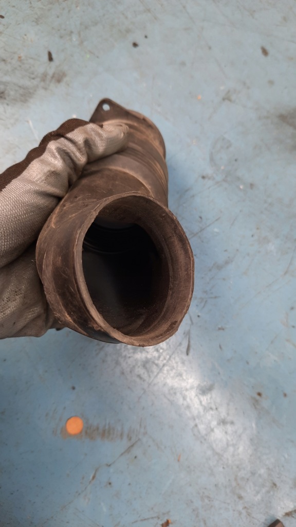 фото №4, Citroen c4 1.6 hdi шланг труба повітрозабірник повітря