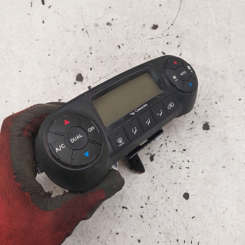 фото №6, Hyundai ix35 1,7crdi 2013 панель кондиционера новый