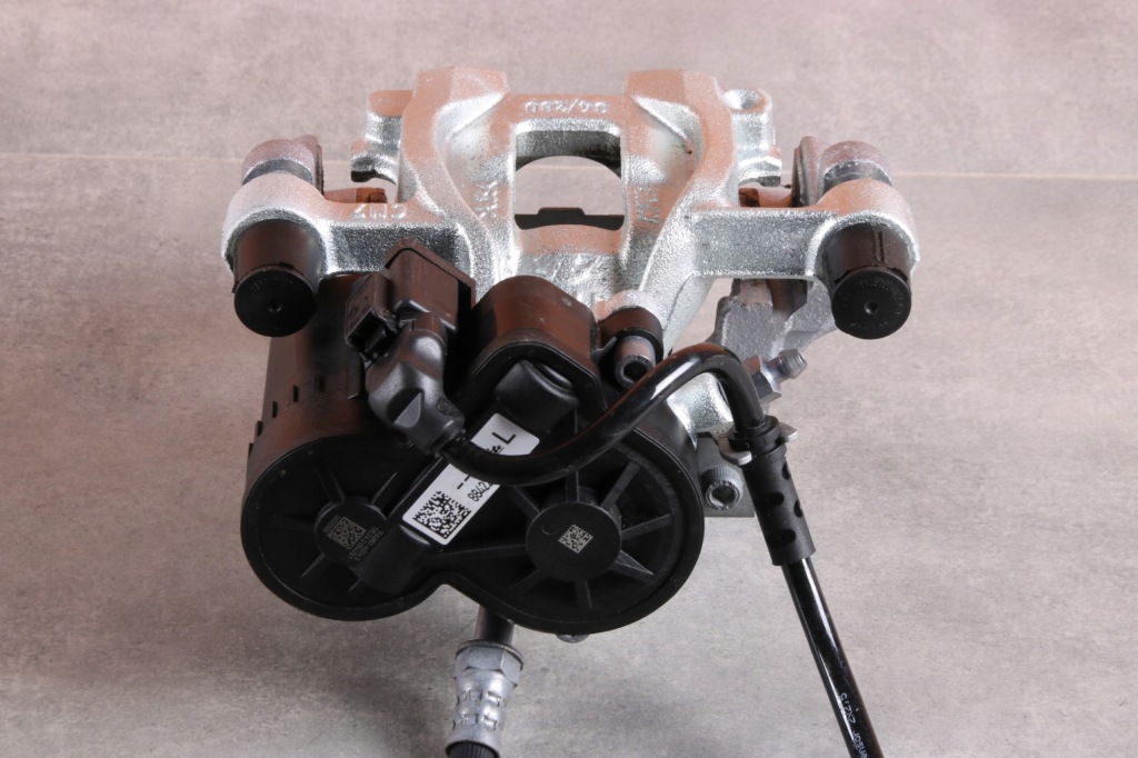 Mini f65 f66 f67 суппорт тормозной левый задний  задний 34/280 8842283 12 km !!! Киев