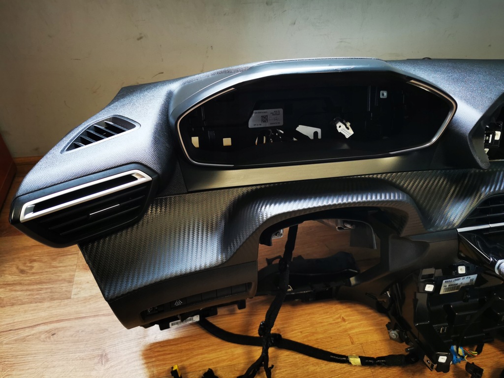 фото №7, Peugeot 208 ii 19- консоль карбон bez кнопка старт/стоп