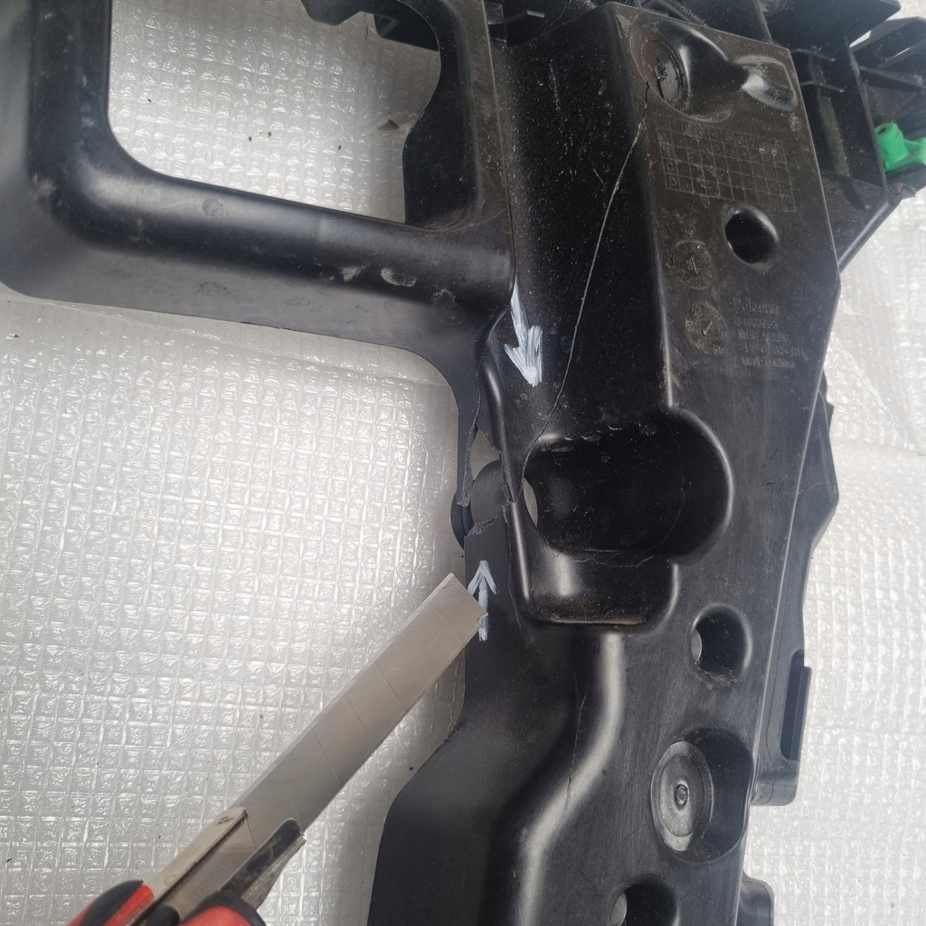 фото №8, Направляющая кронштейн бампера задняя задний правый polestar ii 2 31663653