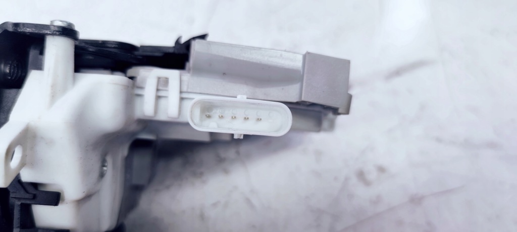 фото №5, Замок двері лівий задня audi a1 8x0839015e 5 pin