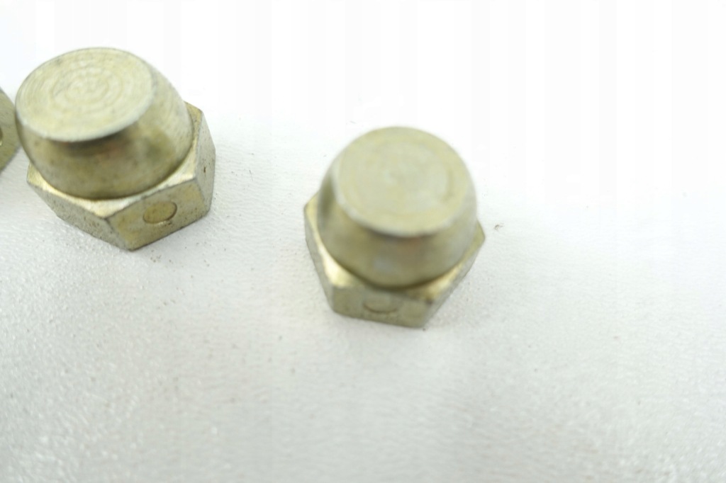 Болт гайка амортизатора opel astra-f 90372600 в Украине