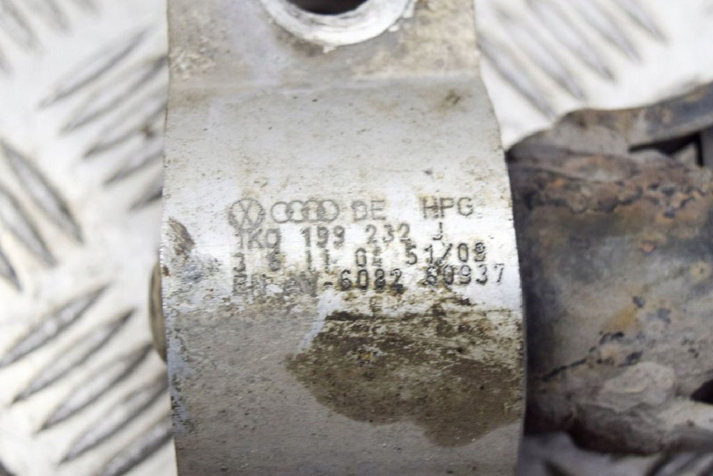 фото №7, Volkswagen golf mk6 1.6 tdi передній правий нижній важіль 1k0199232j 77kw 2010