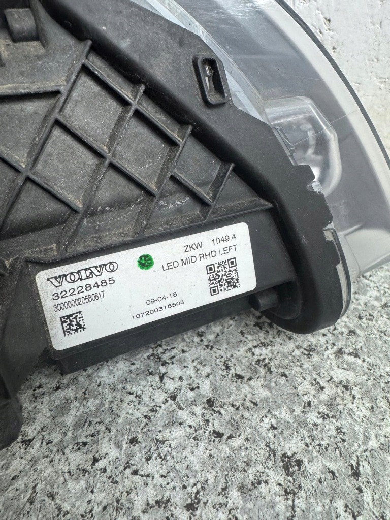 Фара лівий перед full led volvo v40 2 2012-2018r r-design 32228485 Зі Шроту