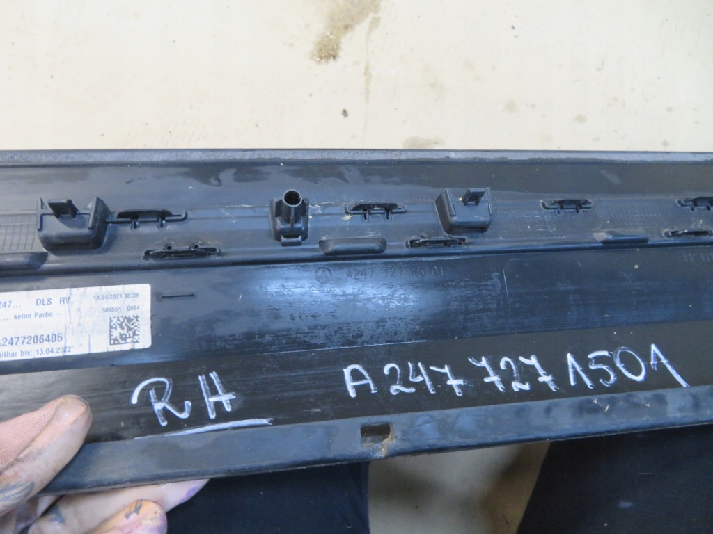 фото №13, Mercedes gla молдинг двері перед правий a2477271501