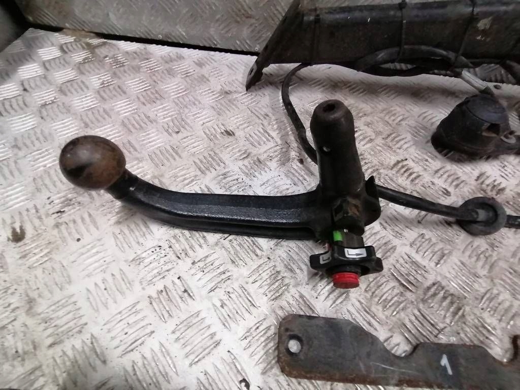 фото №6, Ford focus mk3 kombi hak буксировочный