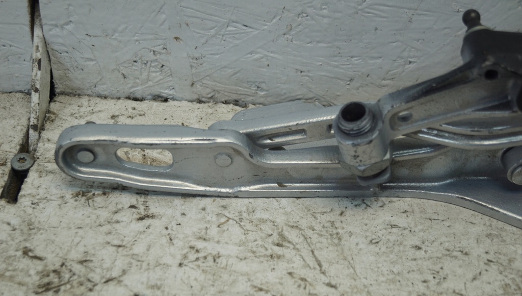 фото №7, Петля капот правий aston martin db11