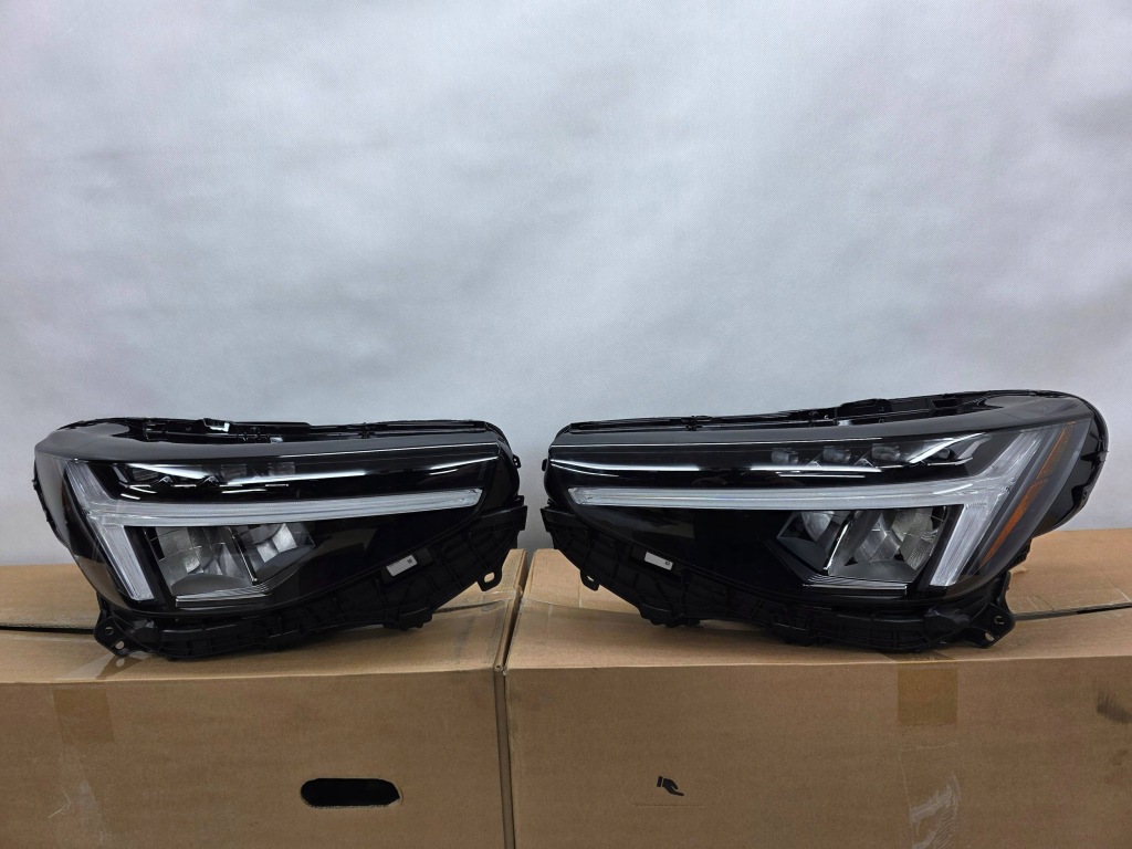 Купити Volvo xc40 рестайлінг  америка ameryka фара перед правий ліва full led base нова