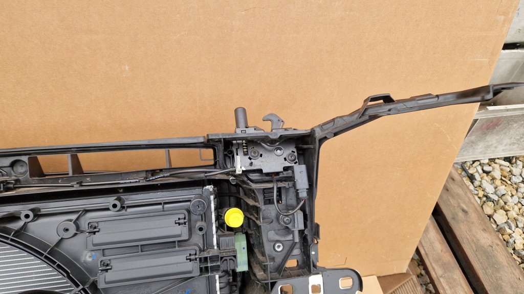 Ремень передний радиатор балка audi q3 рестайлинг  83a 1.5 tfsi 35 tfsi новый комплект Оригинал