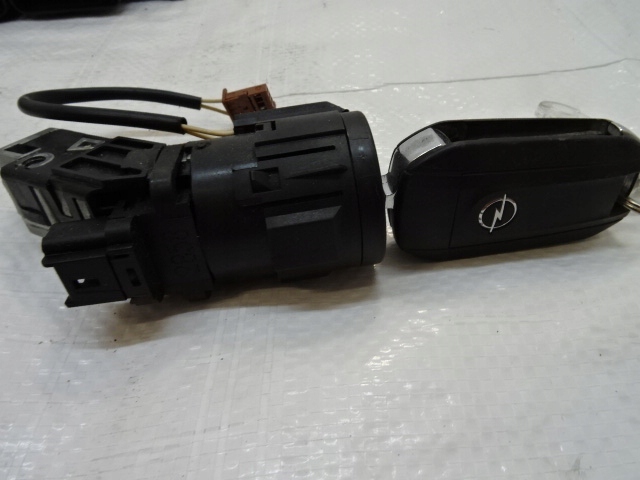 фото №9, Opel combo e 1.5 bluehdi бортовий комп'ютер набір стартовий ключ замок запалювання