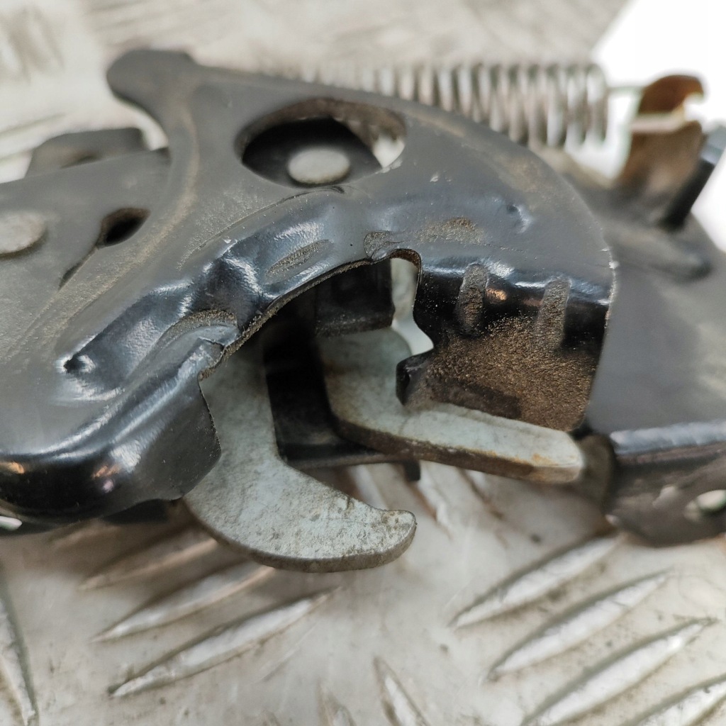 фото №6, Bmw 3 gt f34 2013 левая сторона замок крышки передней / капот двигателя