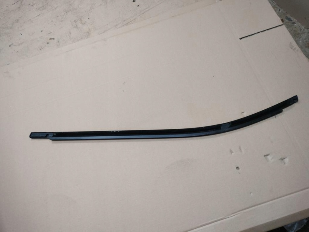 фото №1, Sandero iii 3 молдинг дверь задняя правая оригинал