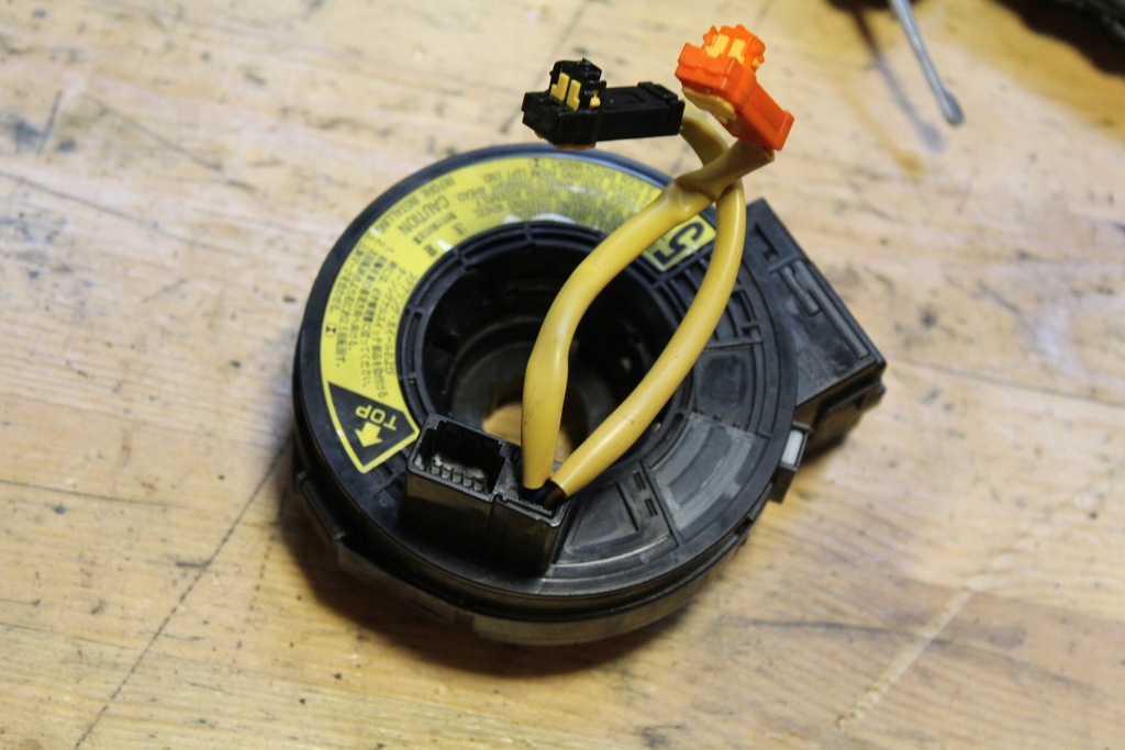 фото №16, Стрічка pod кермо avensis t25