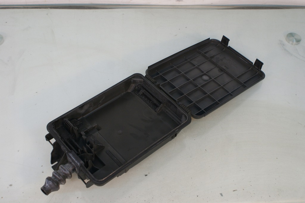 фото №8, Корпус модуля комп'ютер vw passat b5 8d0927355a