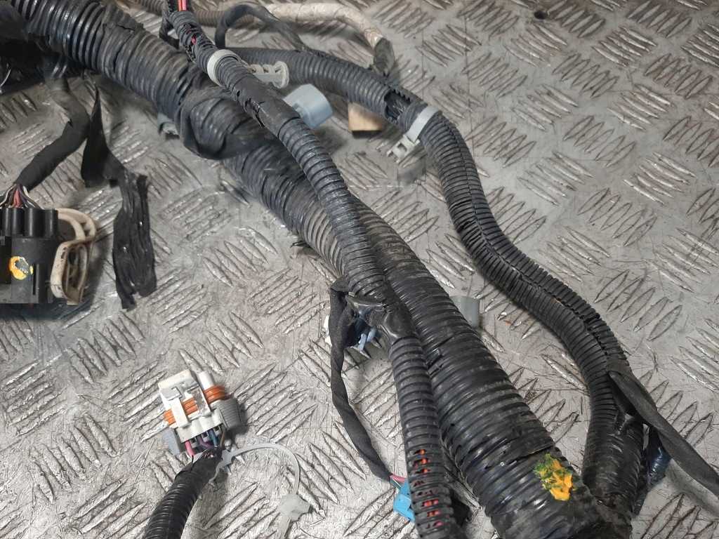 фото №9, Chevrolet silverado 5.3 12r жгут отсек двигателя