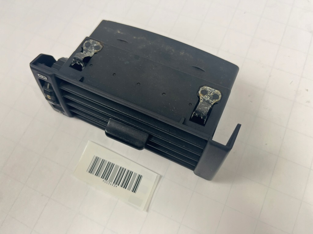 фото №11, Решётка обдув правая пассажира w панель консоль mercedes w124