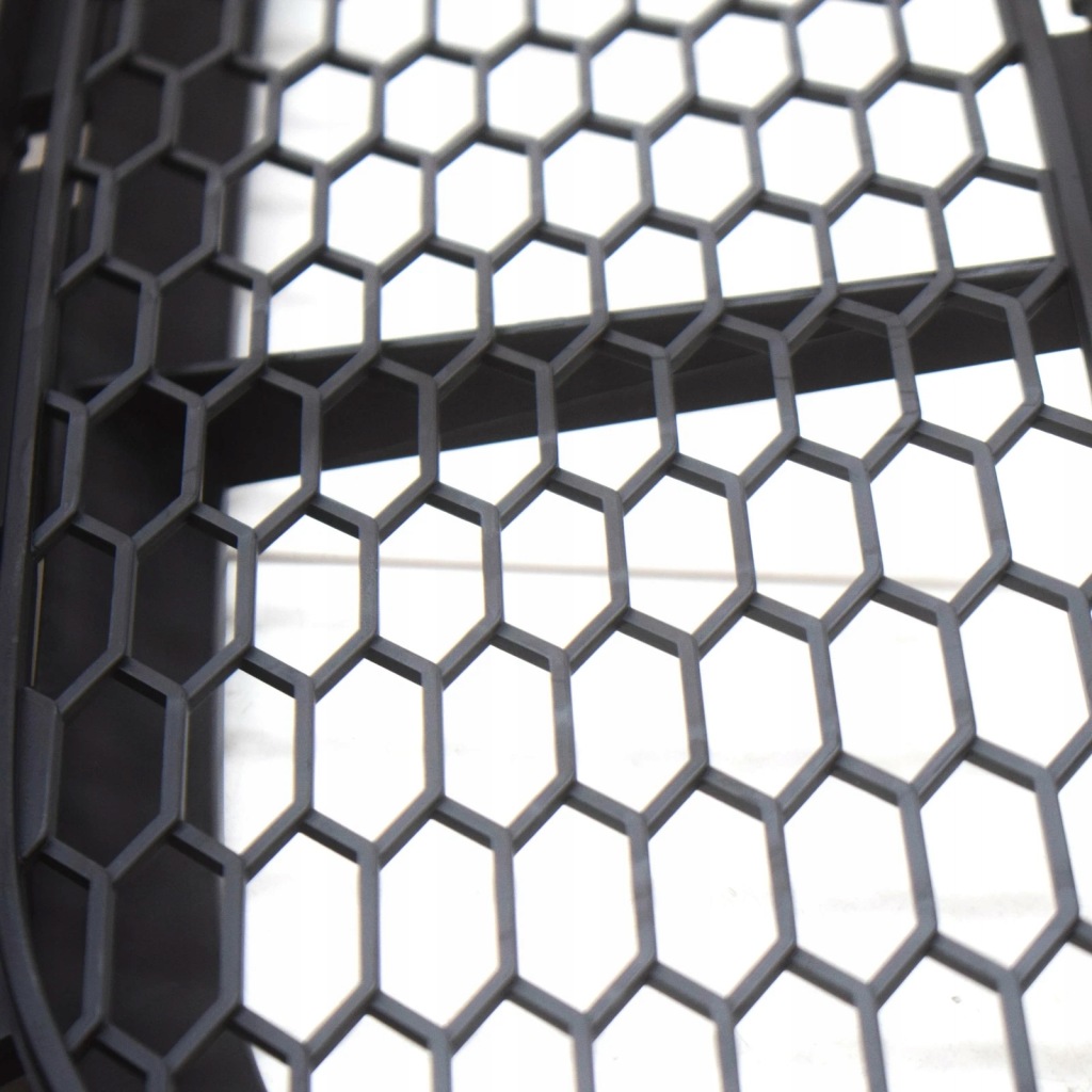 фото №7, Bmw 3 e90 бампер передний m sport нижняя средняя решетка 51118047365 2008