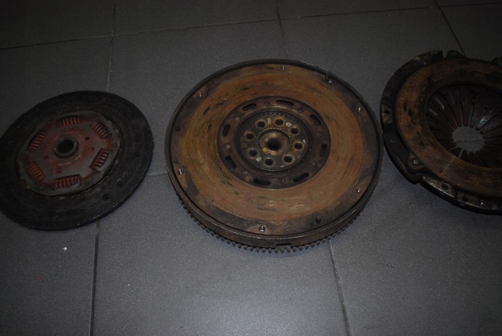 фото №3, Сцепление двухмассовый audi a8 d2 2.5 tdi 059141117e