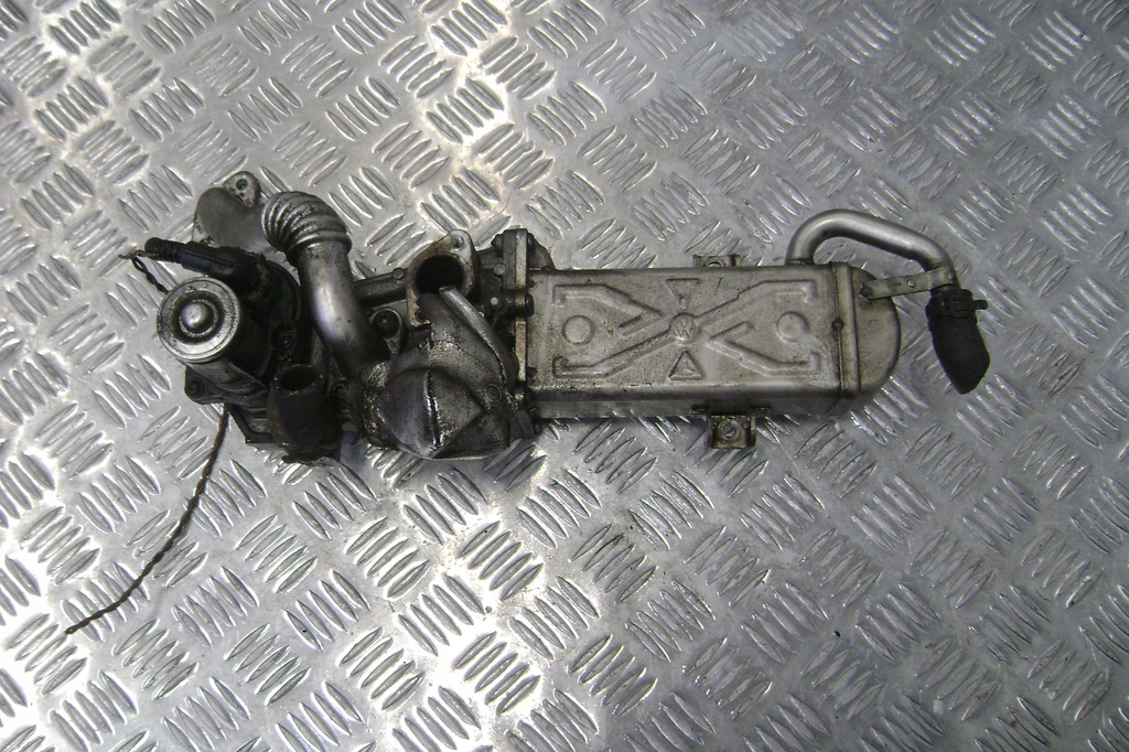 фото №1, Vw passat b7 2.0 tdi- радиатор выхлопных газов 03l131512cf