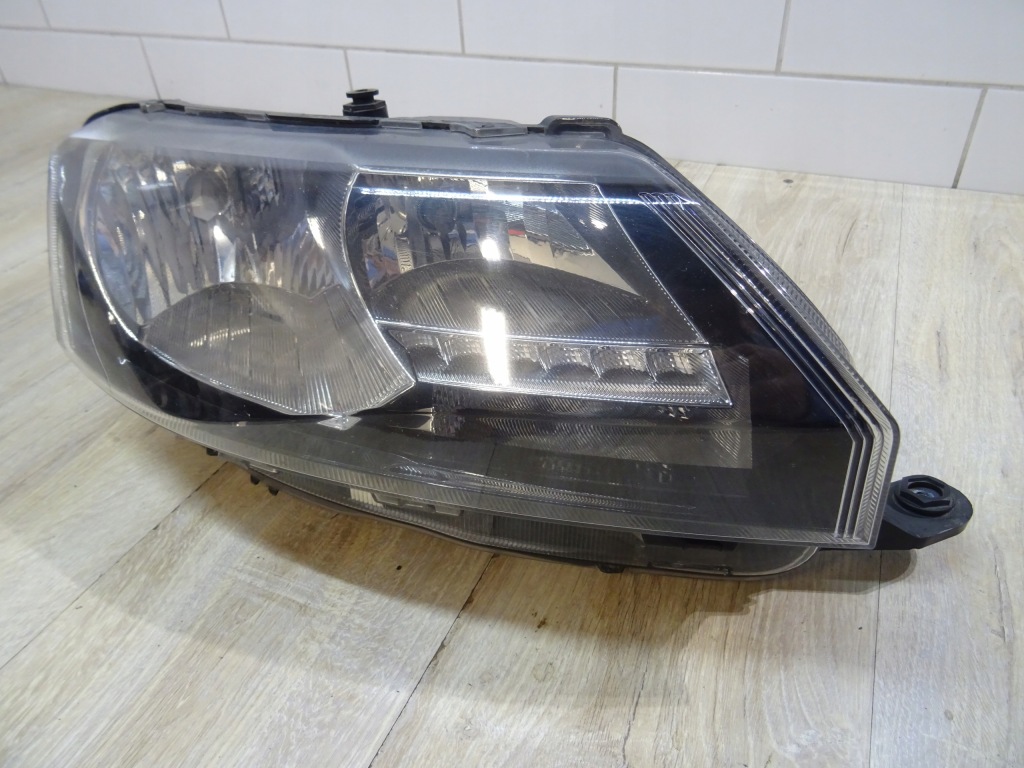 фото №1, Лампа skoda rapid 12-17 правая перед передняя оригинальный номер 5jb941016b llu