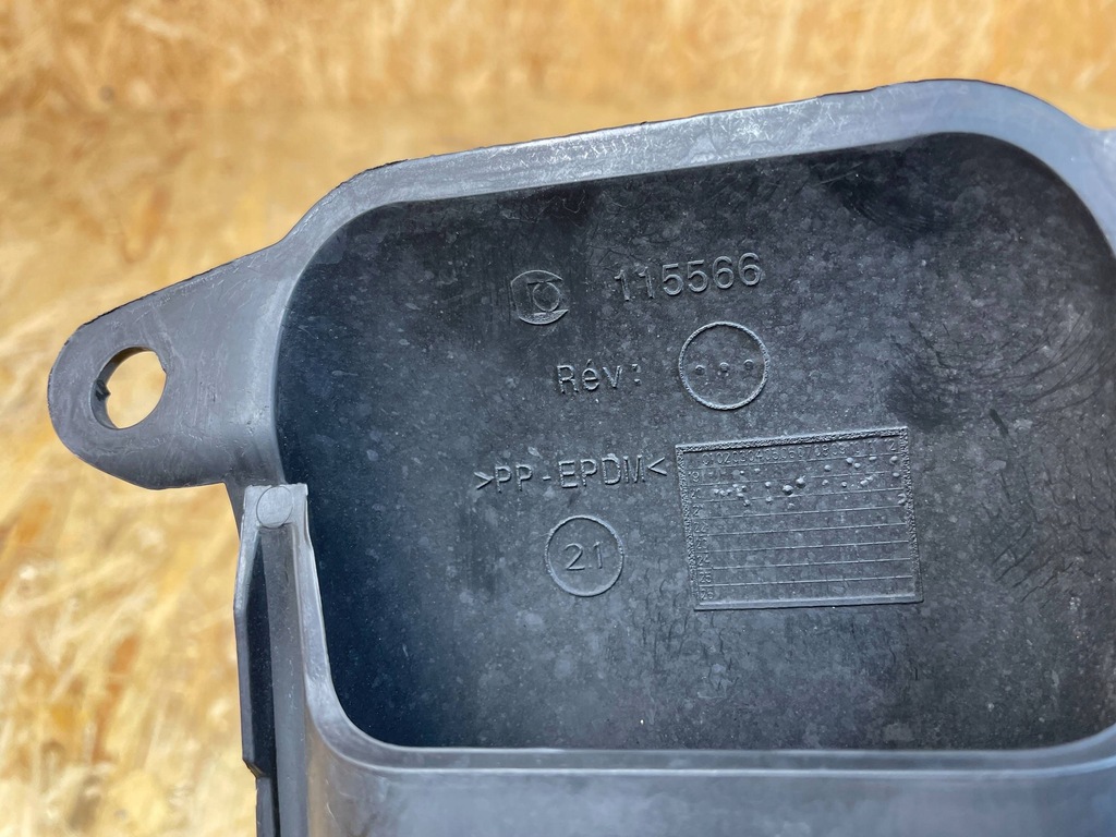 фото №9, Впуск повітрозабірник шланг канал повітря renault clio v 165554991r 2019-