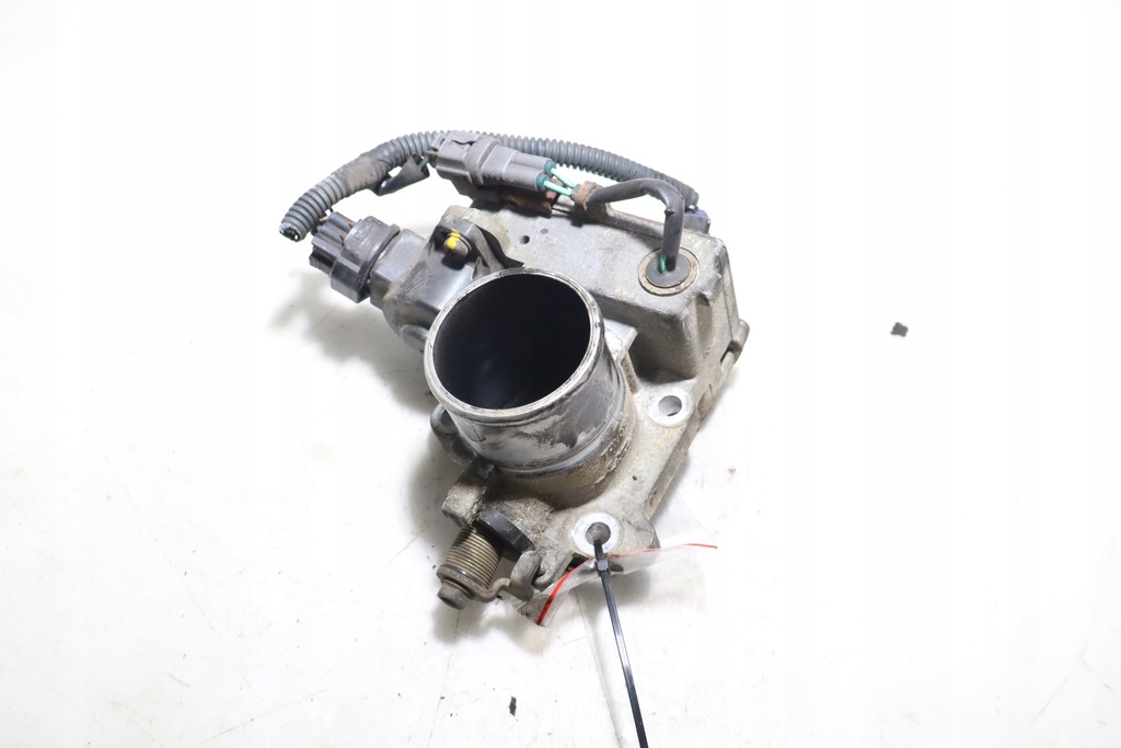 фото №1, Дроссельная заслонка toyota corolla ix e12 2.0d4d