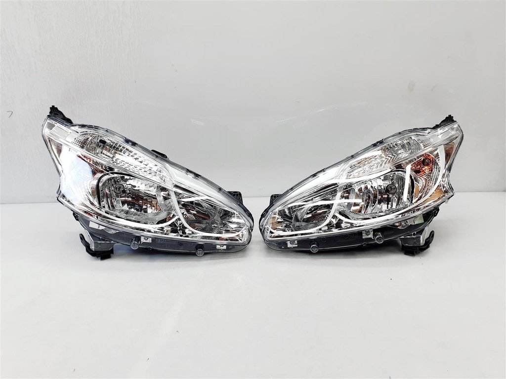 фото №1, Peugeot 208 i 12r+ лампа перед звичайна ory eu !
