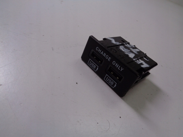 фото №1, Разъём usb maserati levante 2016-