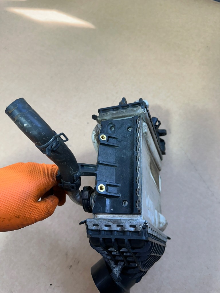 Радіатор повітря, інтеркулер mercedes e klasa w213 s, om654, 2.2cdi Доставка