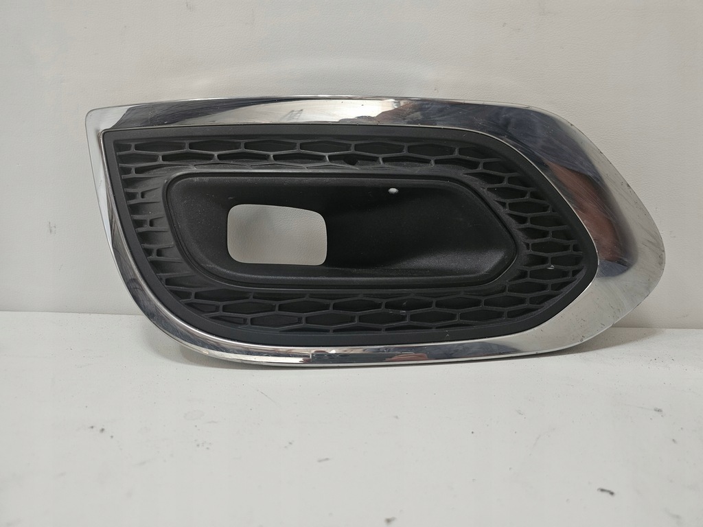 фото №1, Renault оригинальный номер 261a30096r решётка бампера