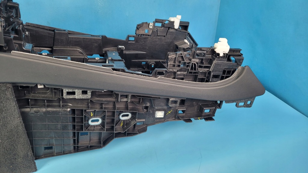 фото №13, Bmw x6 iii g06 20r туннель средний подлокотник 9495661 9399806