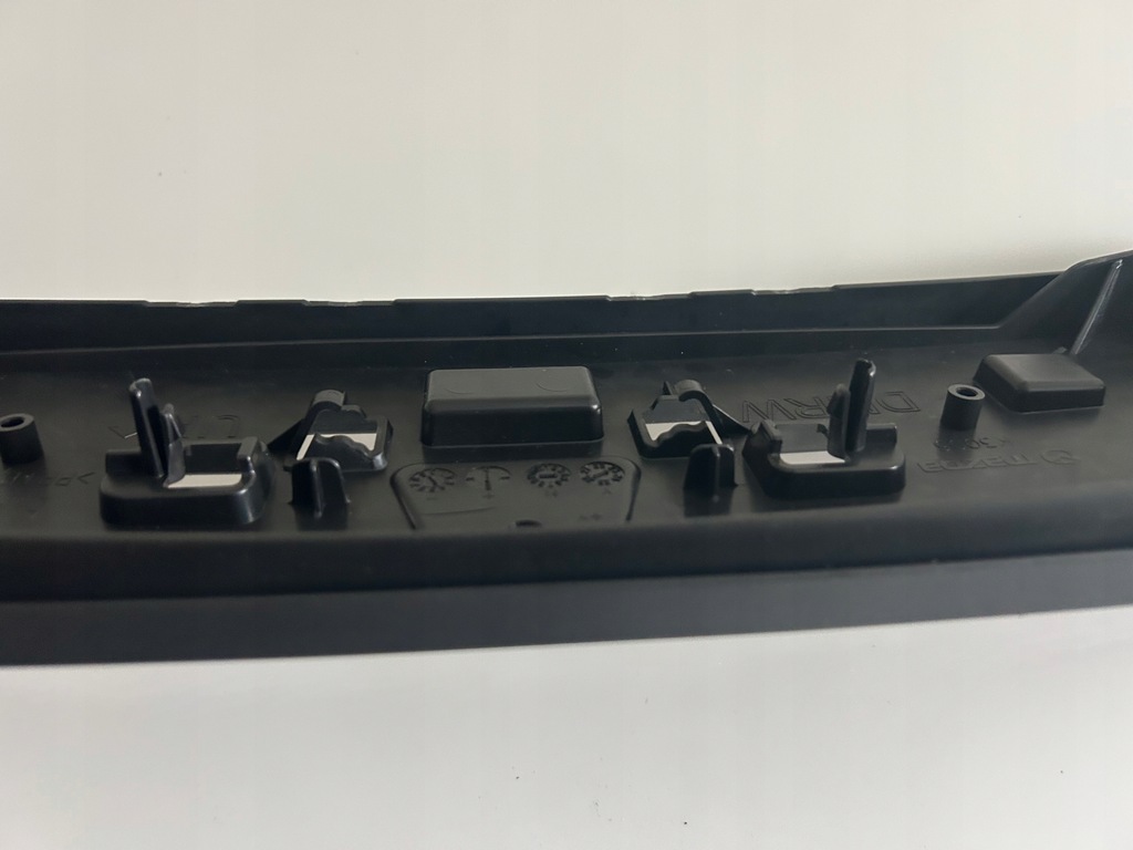 фото №11, Mazda 2 demio 4 iv lift 2023-- основание номерного знака 52x12cm dmrw оригинал