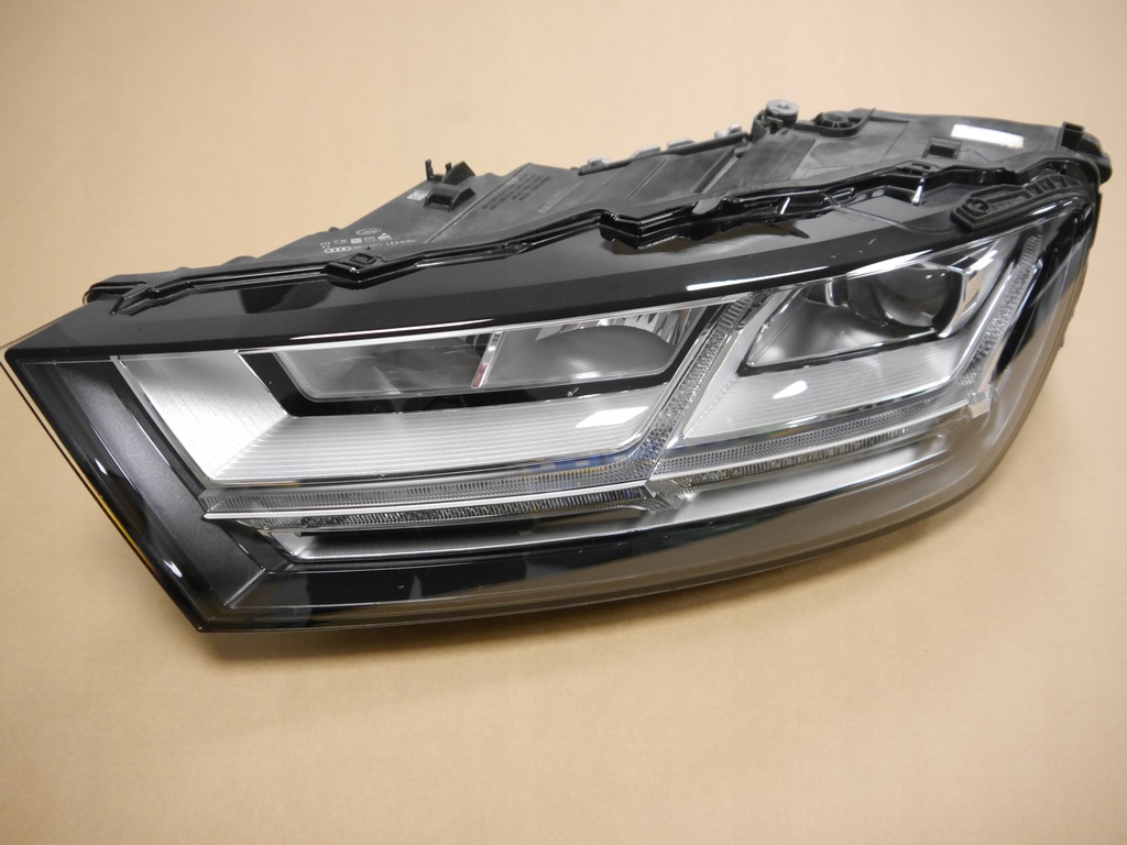 фото №1, Audi q7 4m лампа full led 4m0941033
