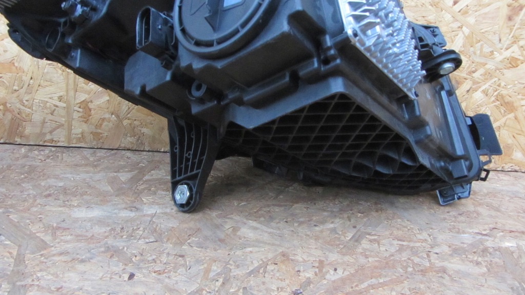 фото №9, Передняя правая левая средняя лампа mercedes eqc w293 full led