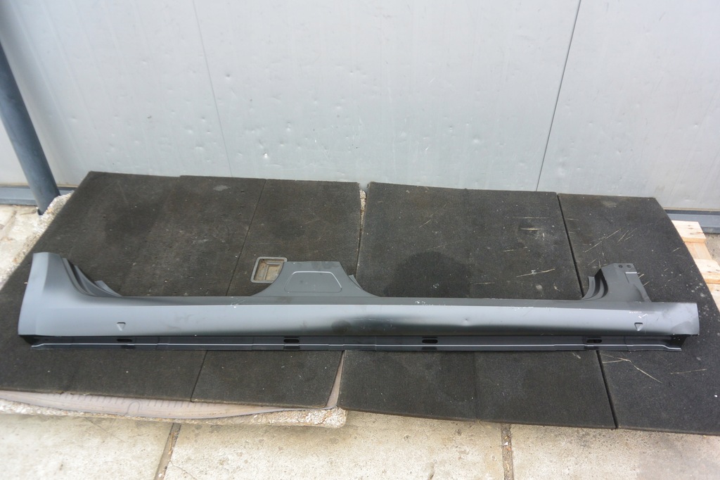 фото №1, Поріг обшивка поріг праве оригінал skoda octavia iii sedan kombi 2012-2020