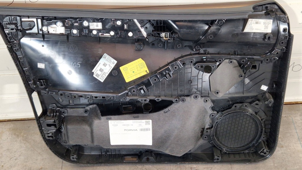 Карка дверь передних правый  volkswagen passat b9 business hig 3j1867012g с Разборки