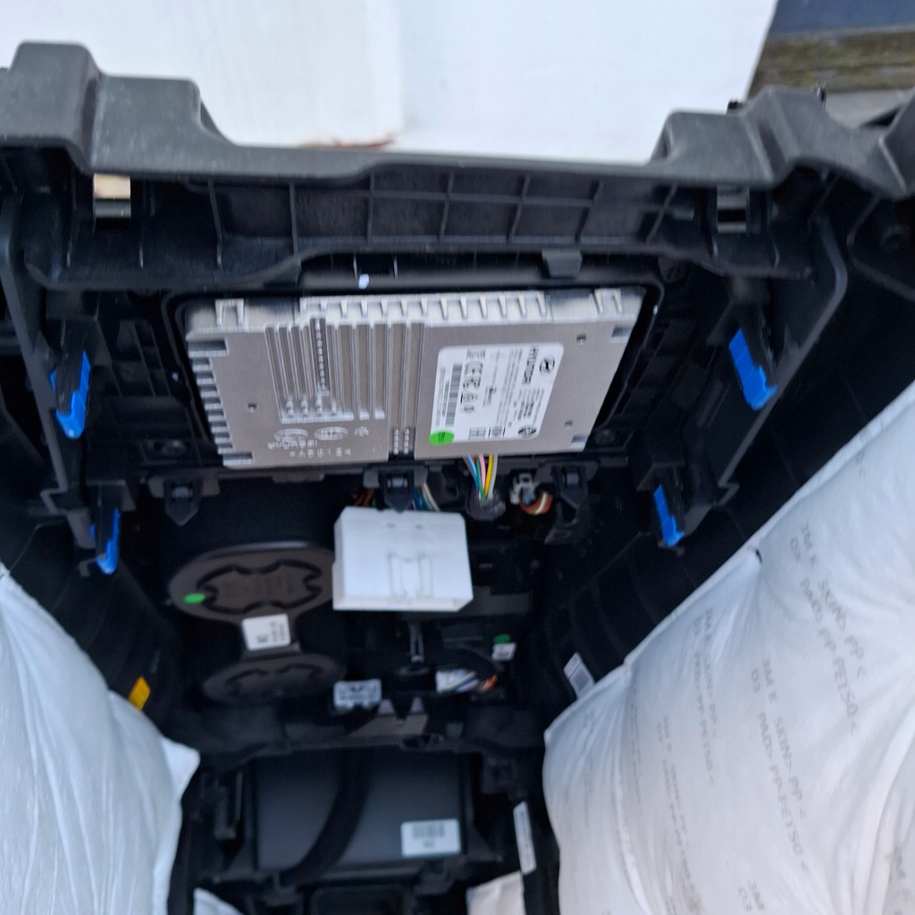 фото №12, Hyundai santa fe iv 4 18- підлокітник тунель панель декори зарядний пристрій