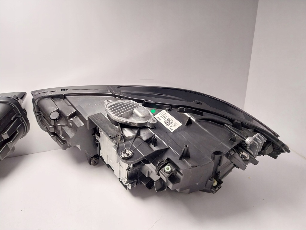 Bmw 1 f40 лампа led перед правая левая rhd uk nowa Недорого