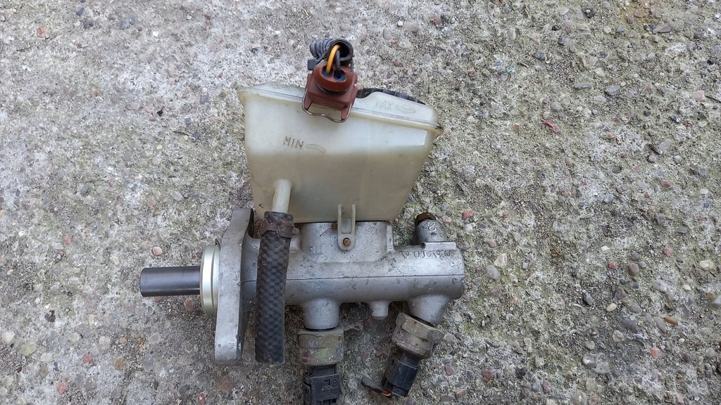 фото №1, Насос тормозная volvo v70 ii 2.4b 01r