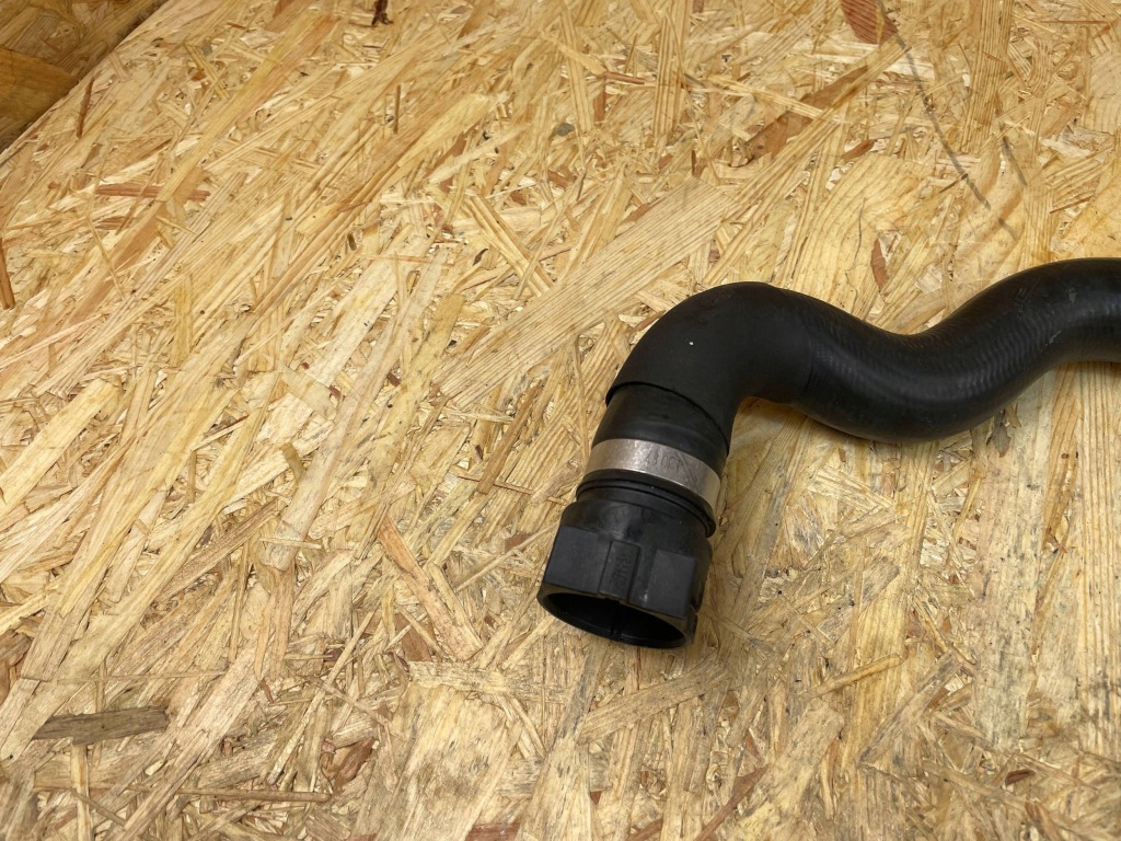 Пабтрубок  труба шланг воды bmw f39 f40 f45 f46 f48 mini f55 f56 f57 7645520 Недорого