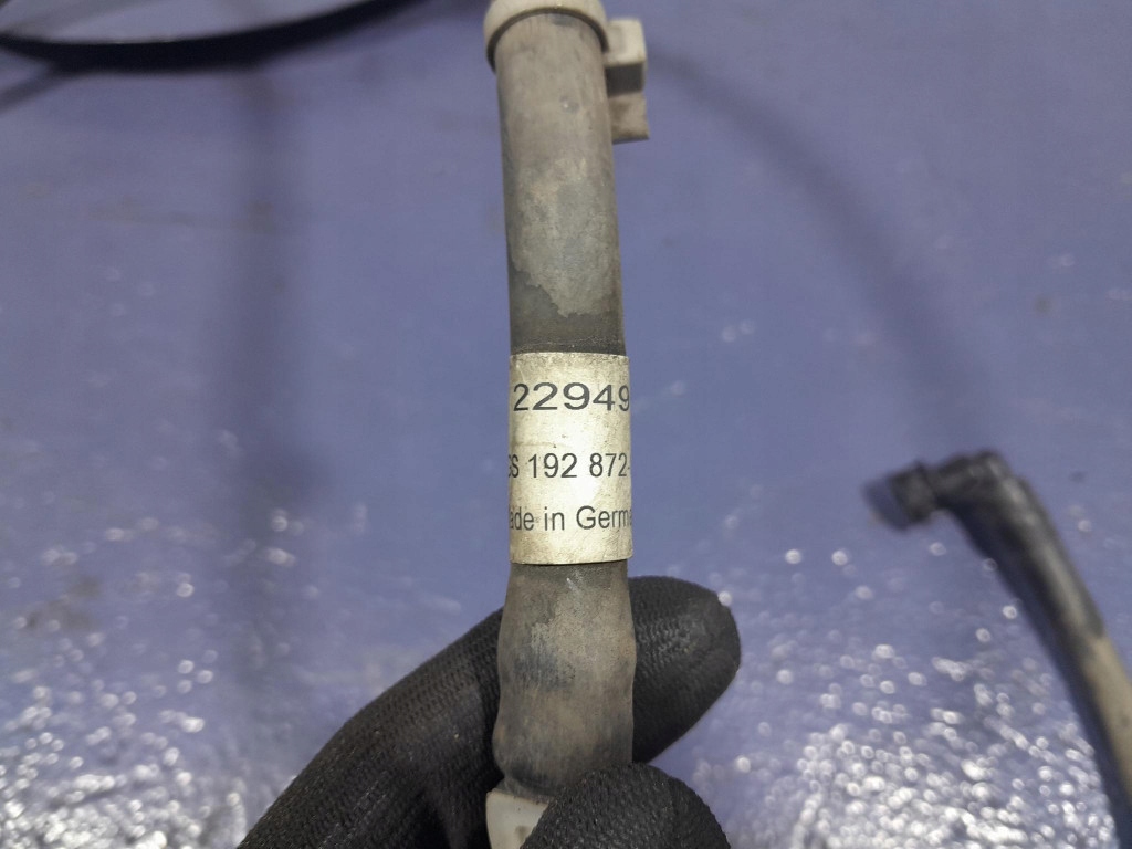 Opel insignia a рестайлінг  шланг розпилювача вікон 22949595 в Україні