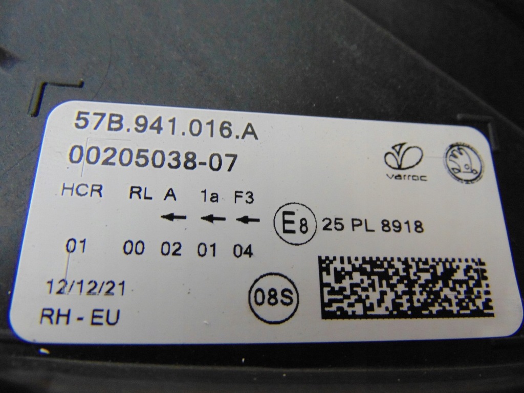 фото №16, Лампа права перед skoda karoq 57b941016a