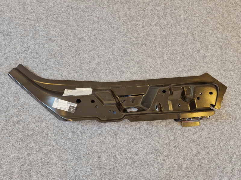 фото №1, Mercedes sprinter 910 w910 a9106302900 блок двигателя порог левый обшивка новый оригинальный номер