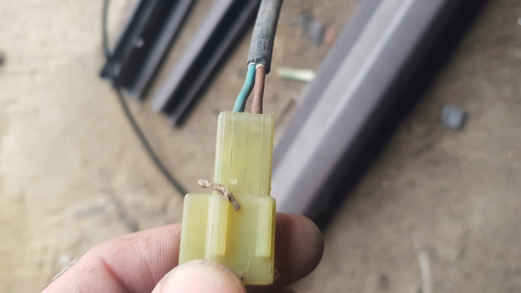 фото №5, Шторка стекло электрическая направляющие renault magnum правая