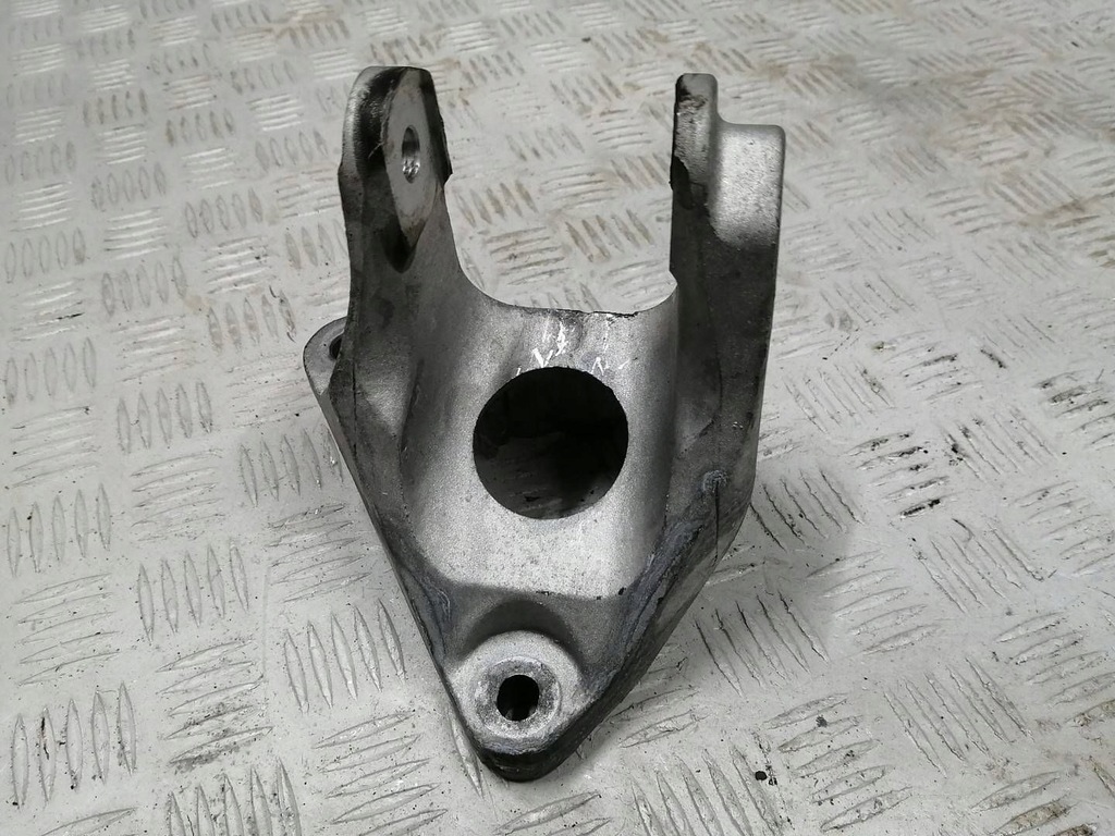 фото №1, Renault megane v e-tech кронштейн кронштейн