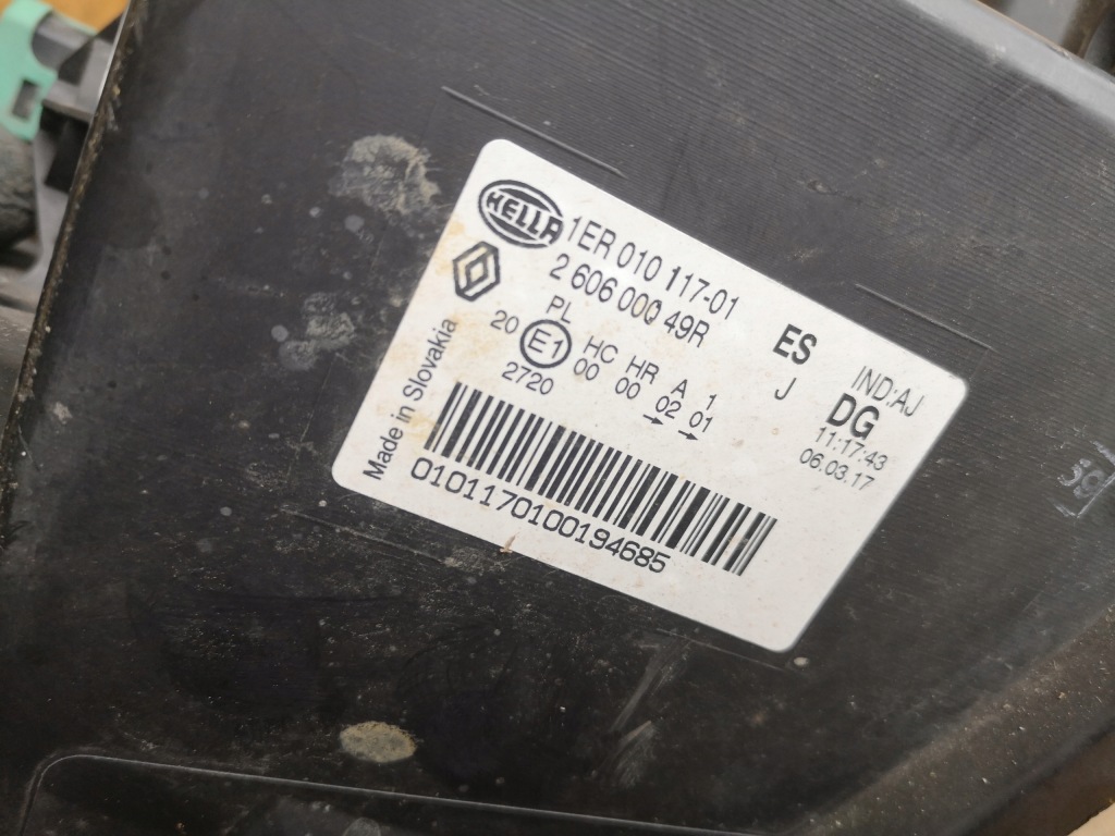 Renault master 3 рестайлінг  фара ліва перед 260600049r в Україні