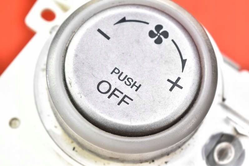 фото №10, Панель управление обдув кондиционер mazda 6 1 i gg 02-05