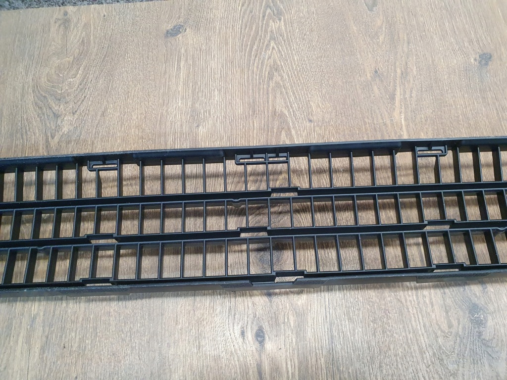 фото №8, Renault laguna 3 решётка средняя бампера перед