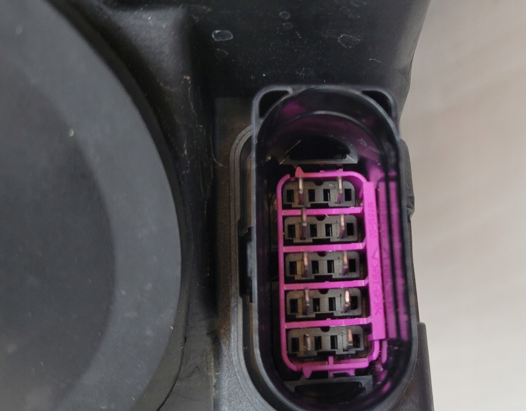 фото №14, Лампа права звичайна vw golf plus 5m1 2009-2012